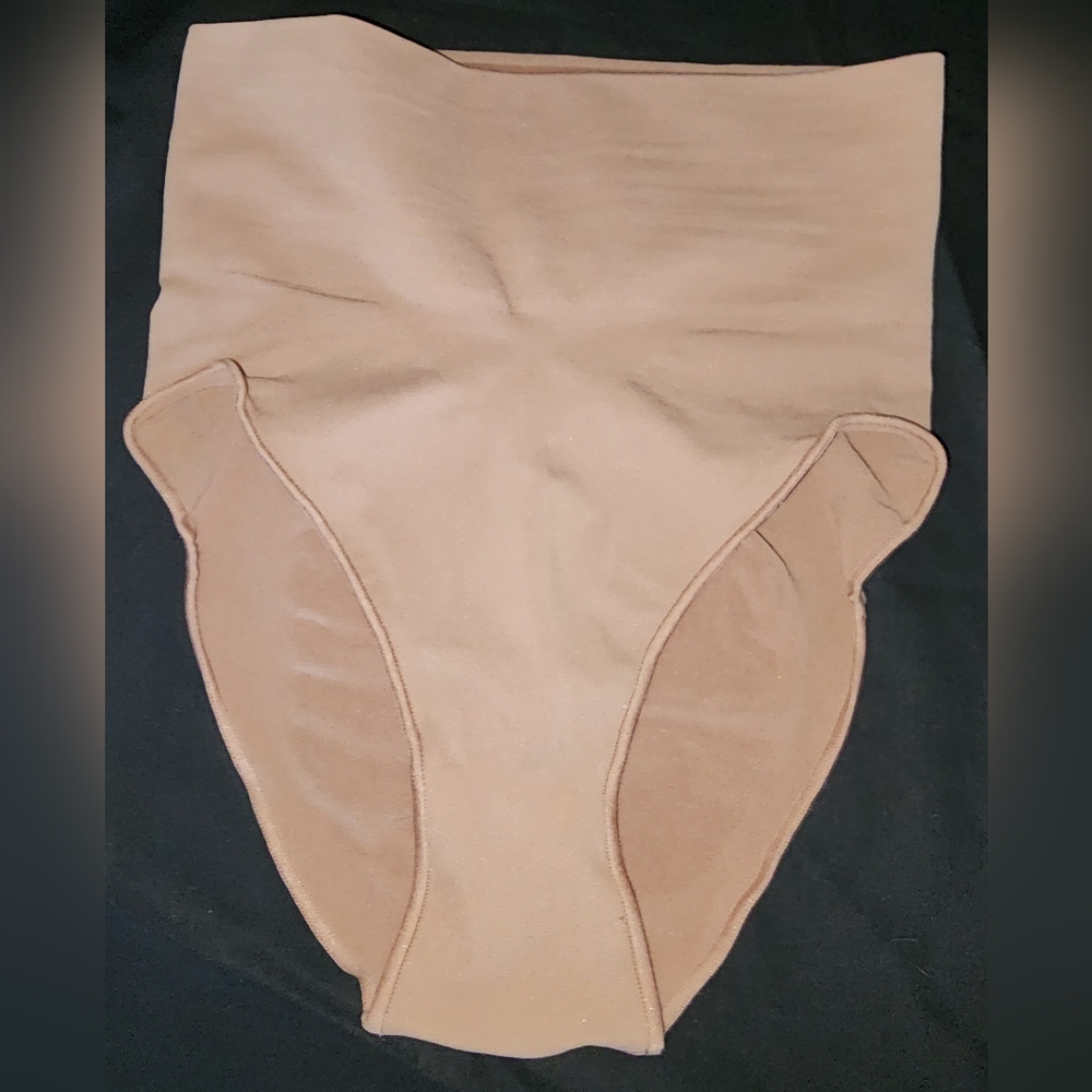 SKIMS NWOT Box, L/XL Tan